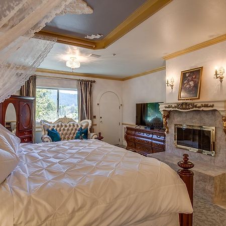 ליבנוורת' Storybook Riverside Inn מראה חיצוני תמונה